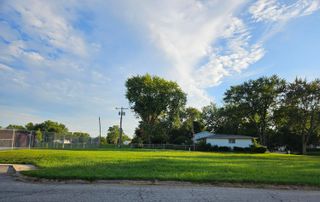 855 W 70th Place, Merrillville, IN 46410