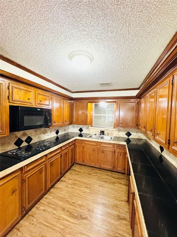 107 Sunview Street, Sunnyvale, TX 75182