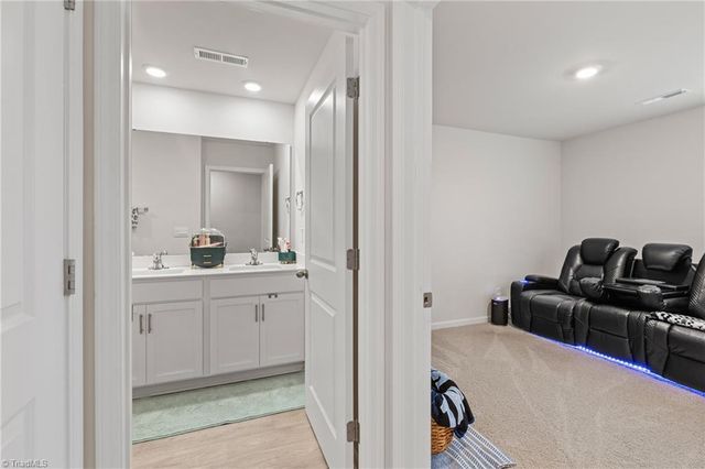 221 Rose Wind Way, Mayodan, NC 27027