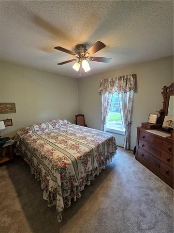 8746 Park Street, Lenexa, KS 66215