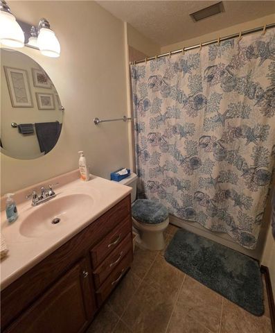 8746 Park Street, Lenexa, KS 66215