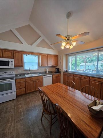 8746 Park Street, Lenexa, KS 66215