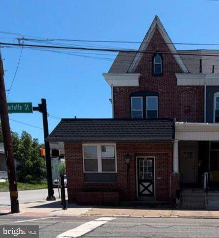 404 N CHARLOTTE ST, POTTSTOWN, PA 19464 — exterior