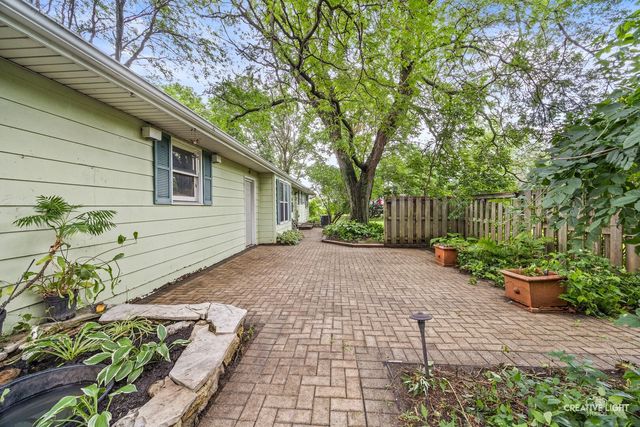 4520 Douglas Road, Oswego, IL 60543