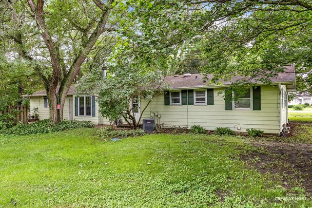 4520 Douglas Road, Oswego, IL 60543