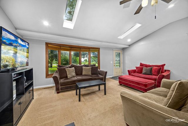 4520 Douglas Road, Oswego, IL 60543