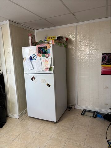 737 McLain St, Allentown, PA 15210