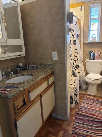 737 McLain St, Allentown, PA 15210