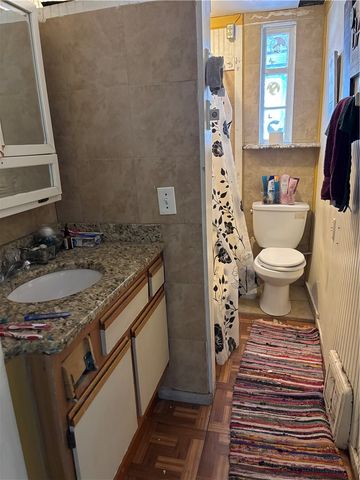 737 McLain St, Allentown, PA 15210