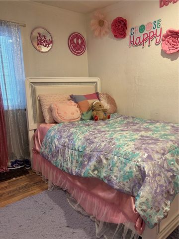 737 McLain St, Allentown, PA 15210