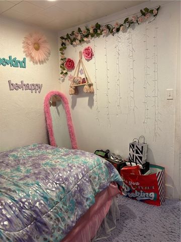 737 McLain St, Allentown, PA 15210