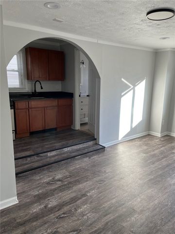 737 McLain St, Allentown, PA 15210