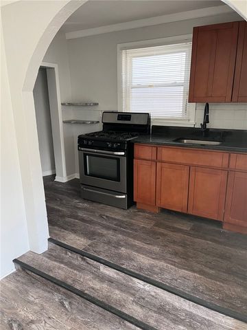 737 McLain St, Allentown, PA 15210