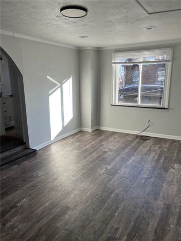 737 McLain St, Allentown, PA 15210