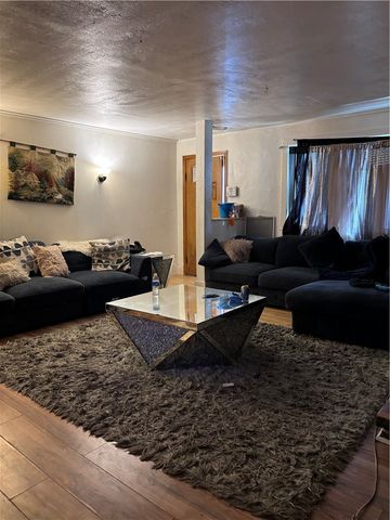 737 McLain St, Allentown, PA 15210