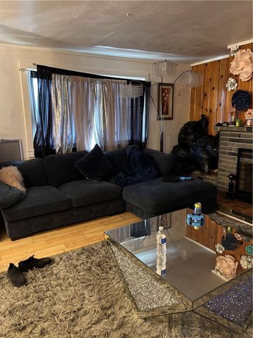 737 McLain St, Allentown, PA 15210