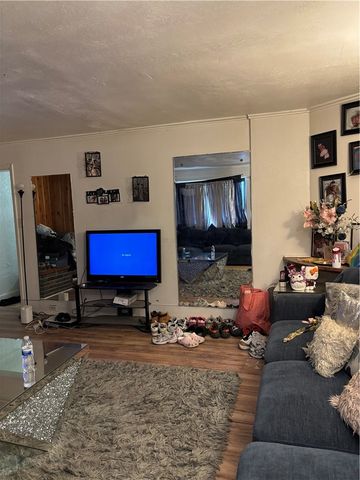 737 McLain St, Allentown, PA 15210