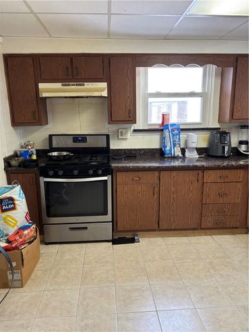 737 McLain St, Allentown, PA 15210