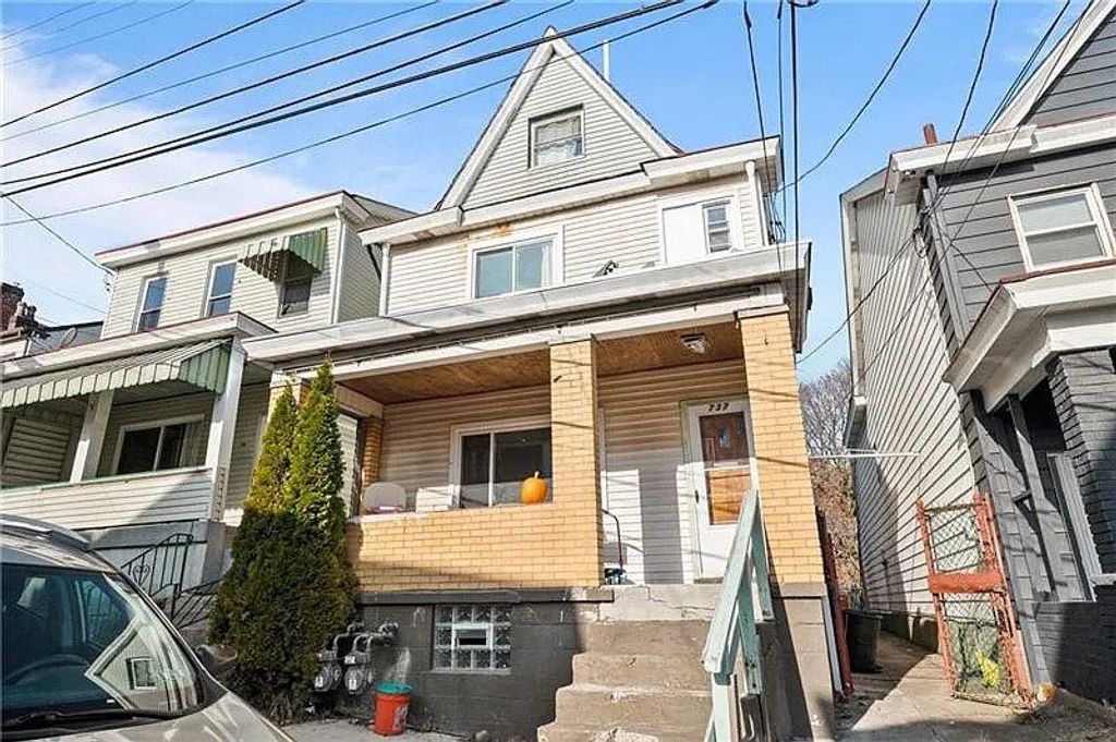 737 McLain St, Allentown, PA 15210