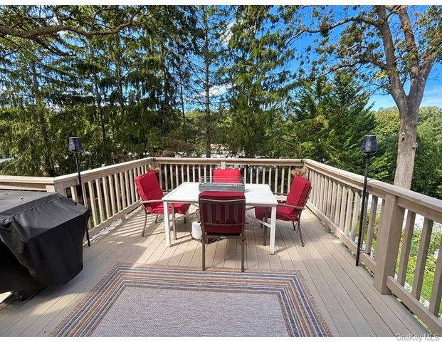 41 Homeland Drive, Huntington, NY 11743
