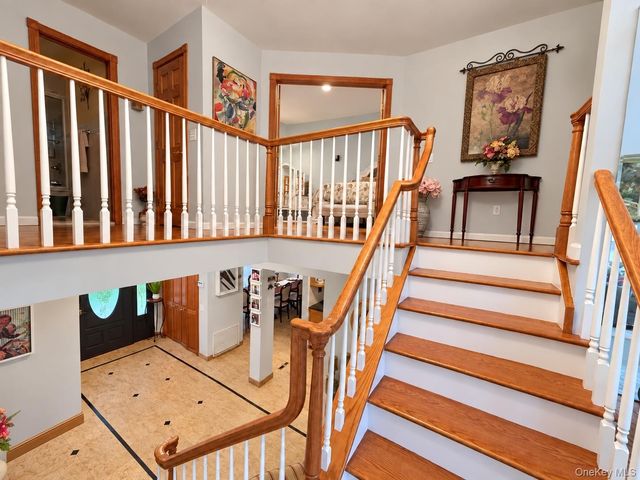 41 Homeland Drive, Huntington, NY 11743