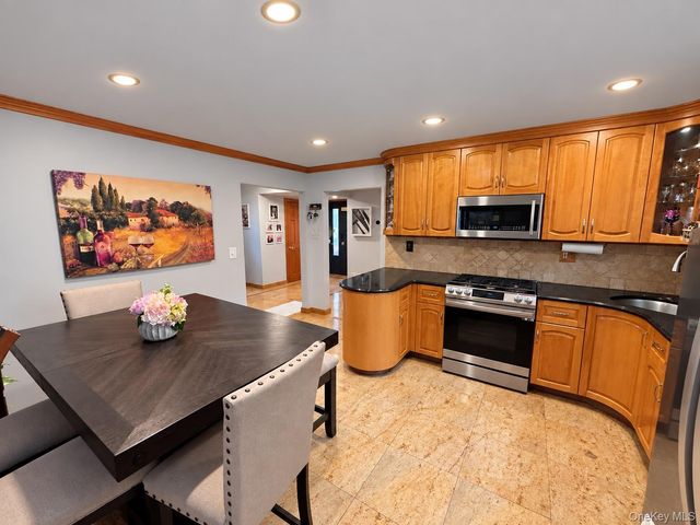 41 Homeland Drive, Huntington, NY 11743