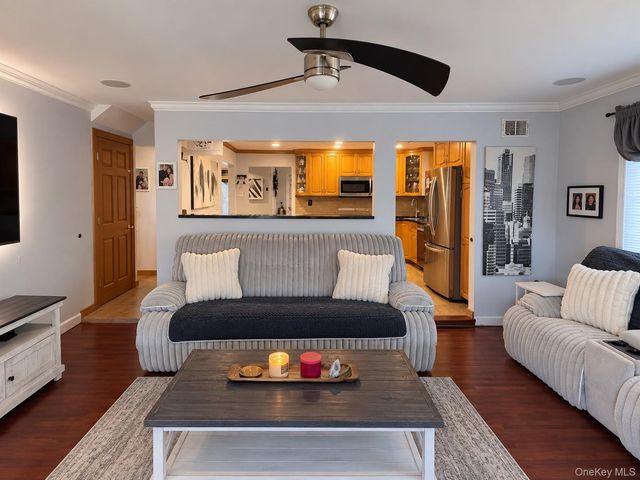 41 Homeland Drive, Huntington, NY 11743