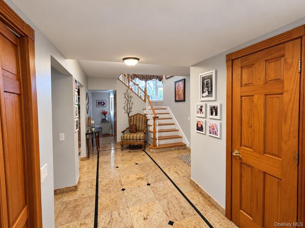 41 Homeland Drive, Huntington, NY 11743 — photo 3