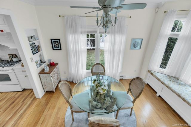 4 Wells Lane, Hampton Bays, NY 11946