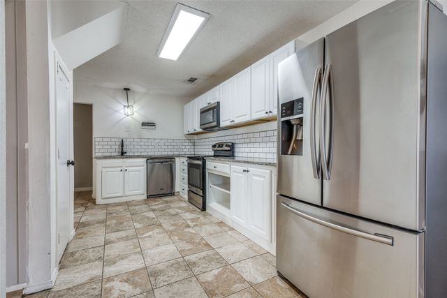 1921 Pelican Drive N, Pelican Bay, TX 76020