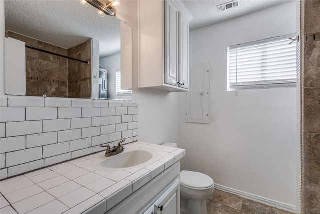 1921 Pelican Drive N, Pelican Bay, TX 76020