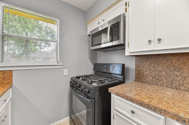 7405 Carver Avenue, Texas City, TX 77591