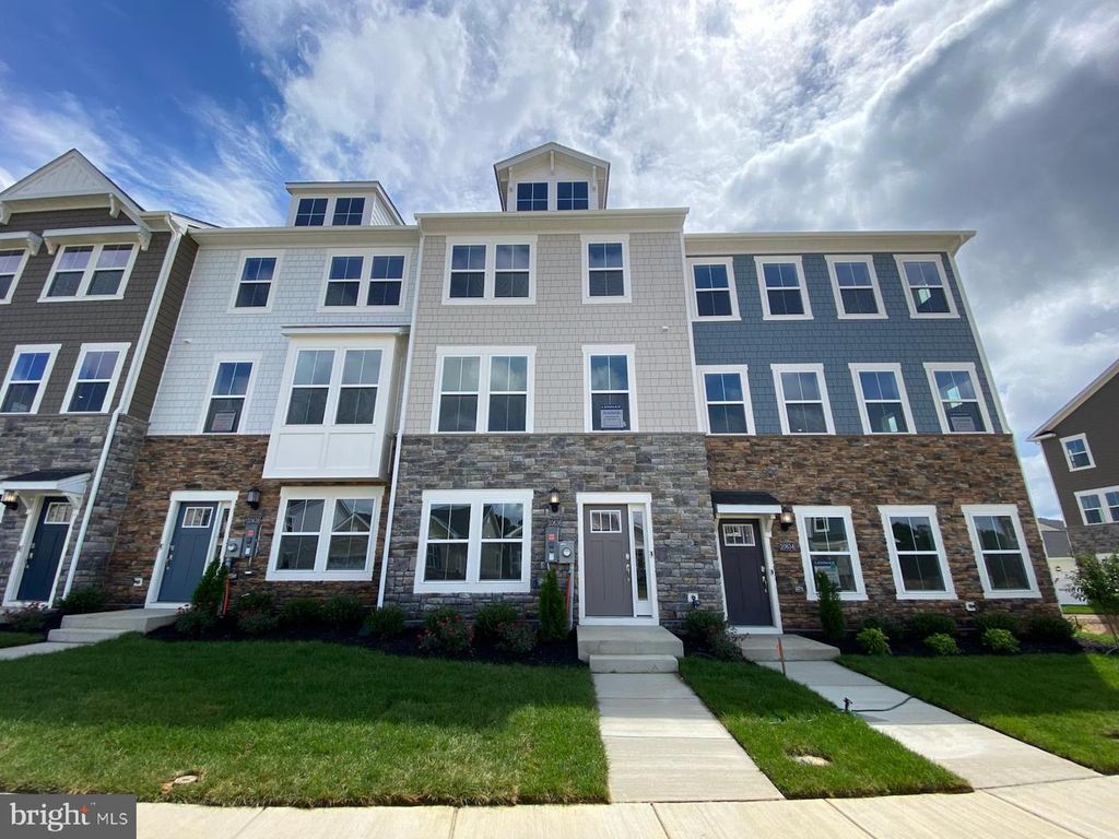 10558 ROUNDSTONE LN, White Plains, MD 20695