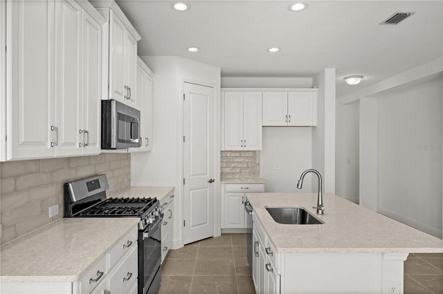 10366 LAKE GEORGE AVENUE, Sarasota, FL 34241