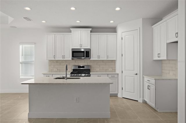 10366 LAKE GEORGE AVENUE, Sarasota, FL 34241