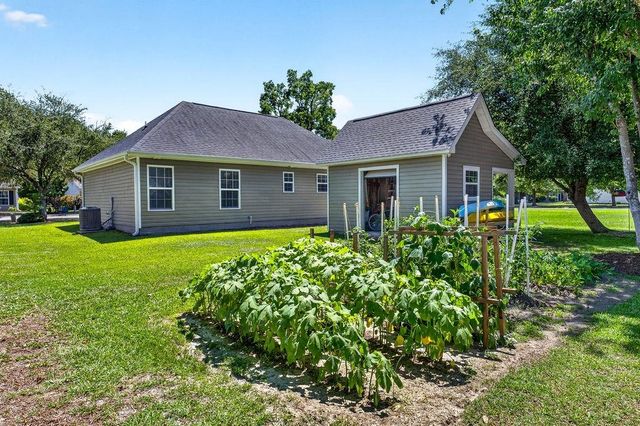 146 Robert Conway Ct., Georgetown, SC 29440