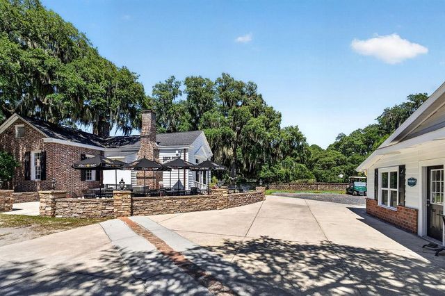 146 Robert Conway Ct., Georgetown, SC 29440