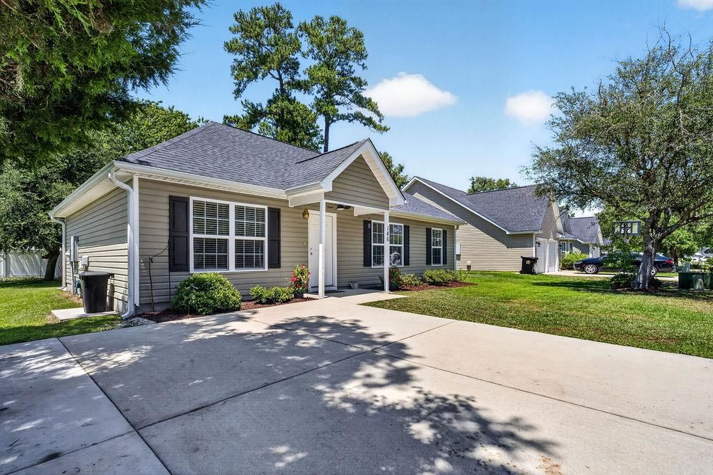 146 Robert Conway Ct., Georgetown, SC 29440