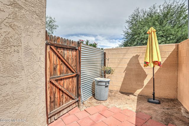3317 E Water Street, Tucson, AZ 85716