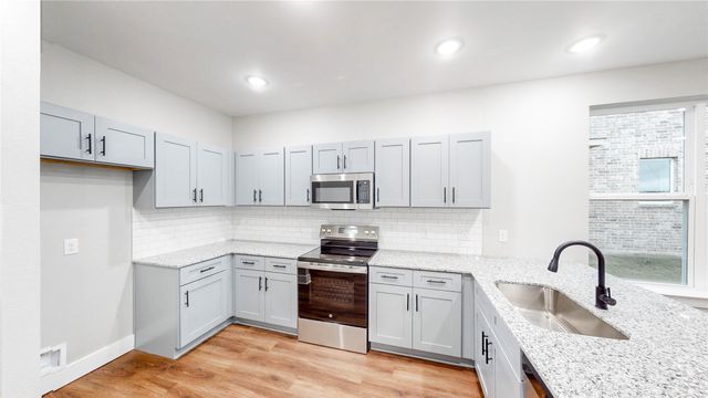 3701 Bonnie Brae Street, Denton, TX 76226