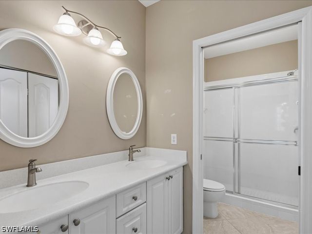 600 Luisa CT 4, Naples, FL 34104