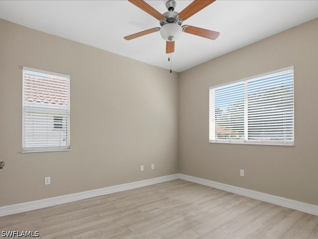 600 Luisa CT 4, Naples, FL 34104