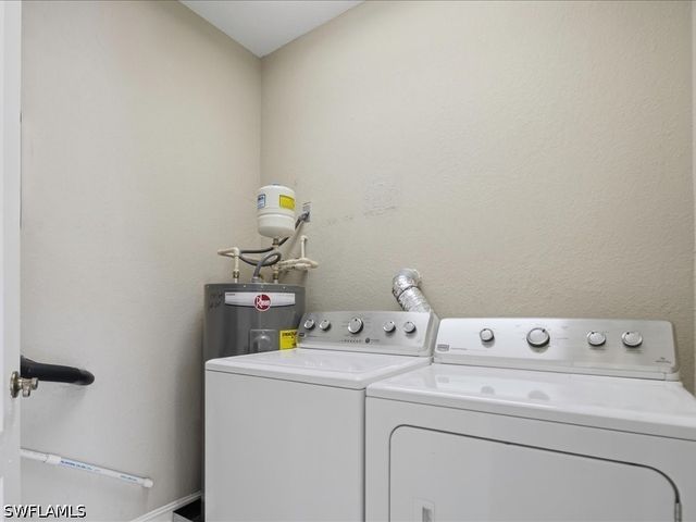 600 Luisa CT 4, Naples, FL 34104