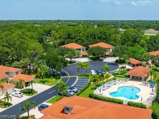 600 Luisa CT 4, Naples, FL 34104