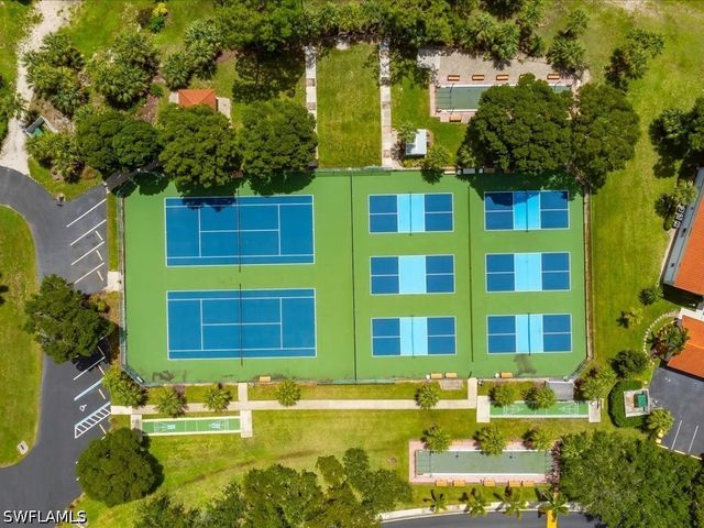 600 Luisa CT 4, Naples, FL 34104