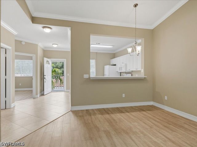 600 Luisa CT 4, Naples, FL 34104