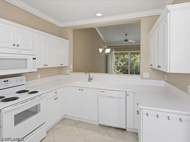 600 Luisa CT 4, Naples, FL 34104