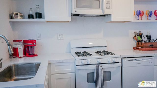 394 W Bon Air Drive, Palm Springs, CA 92262