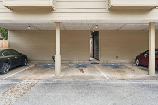 2100 Tanglewilde Street 422, Houston, TX 77063