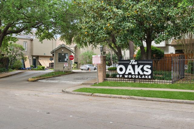 2100 Tanglewilde Street 422, Houston, TX 77063
